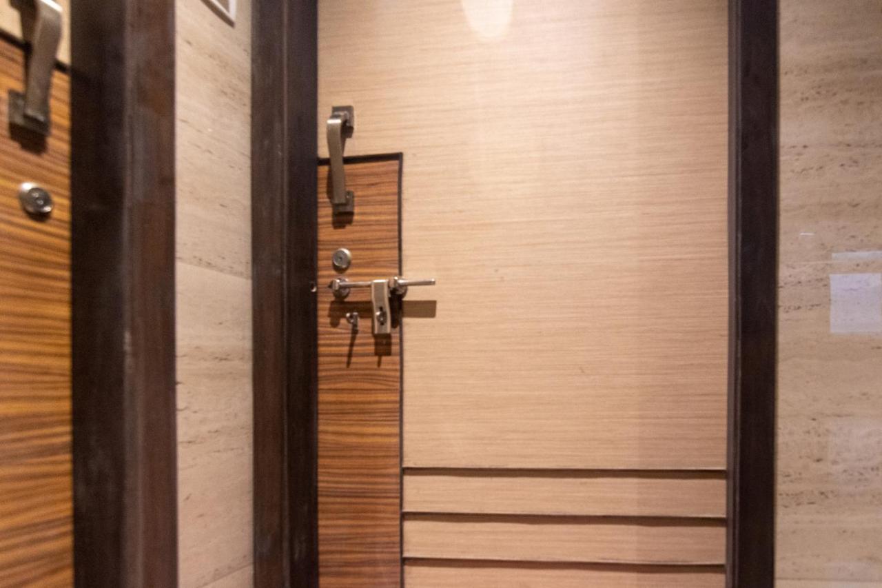 Osi Apartments Bandra West Bombay Exterior foto